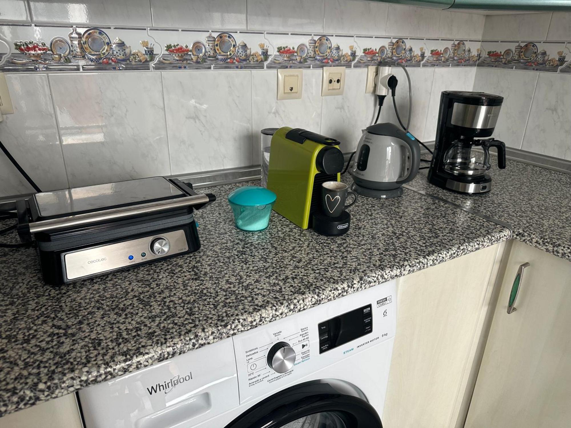 Almeria Centro Habitacion Privada En Apartamento Compartido Ngoại thất bức ảnh