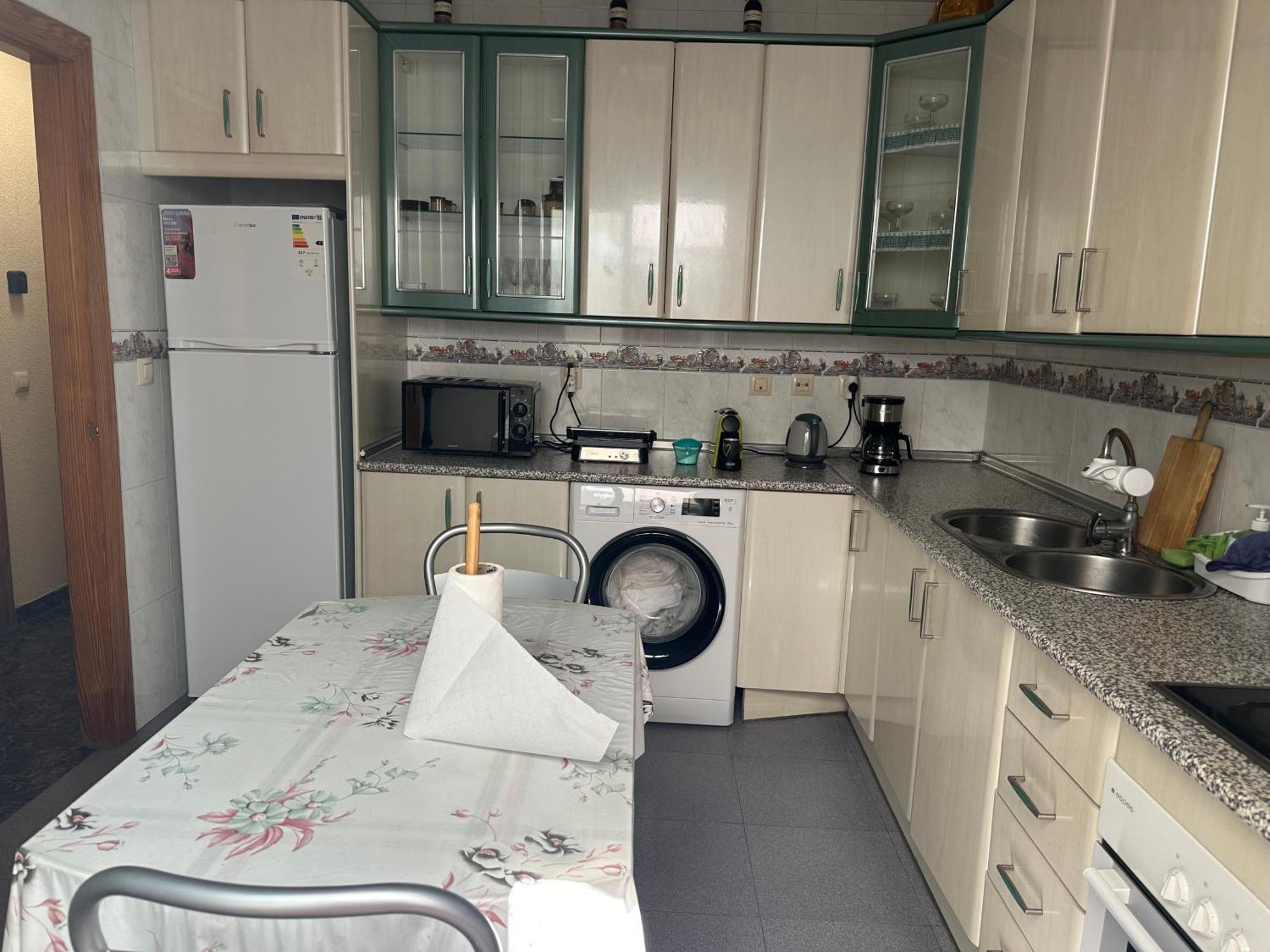 Almeria Centro Habitacion Privada En Apartamento Compartido Ngoại thất bức ảnh