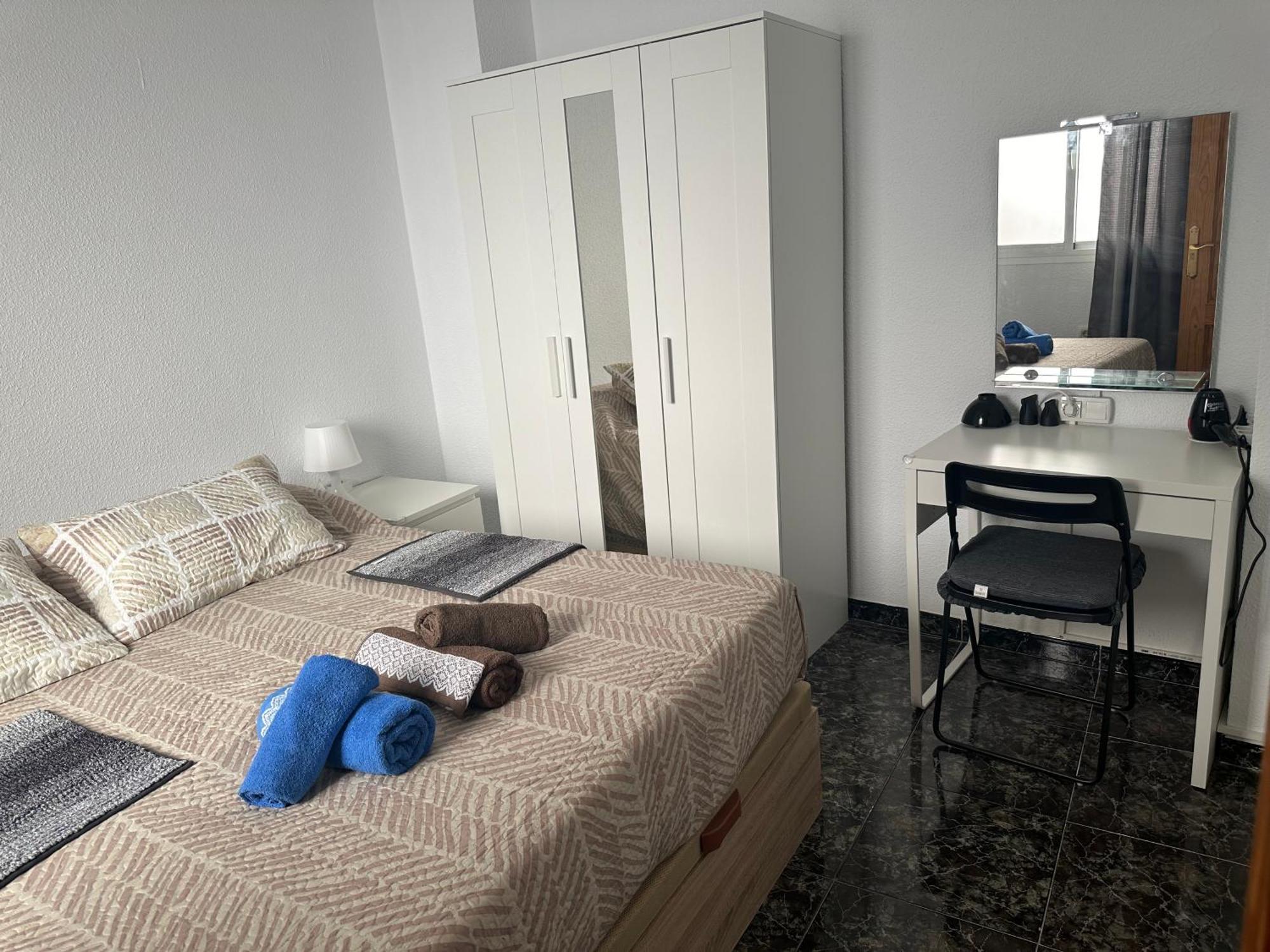 Almeria Centro Habitacion Privada En Apartamento Compartido Ngoại thất bức ảnh