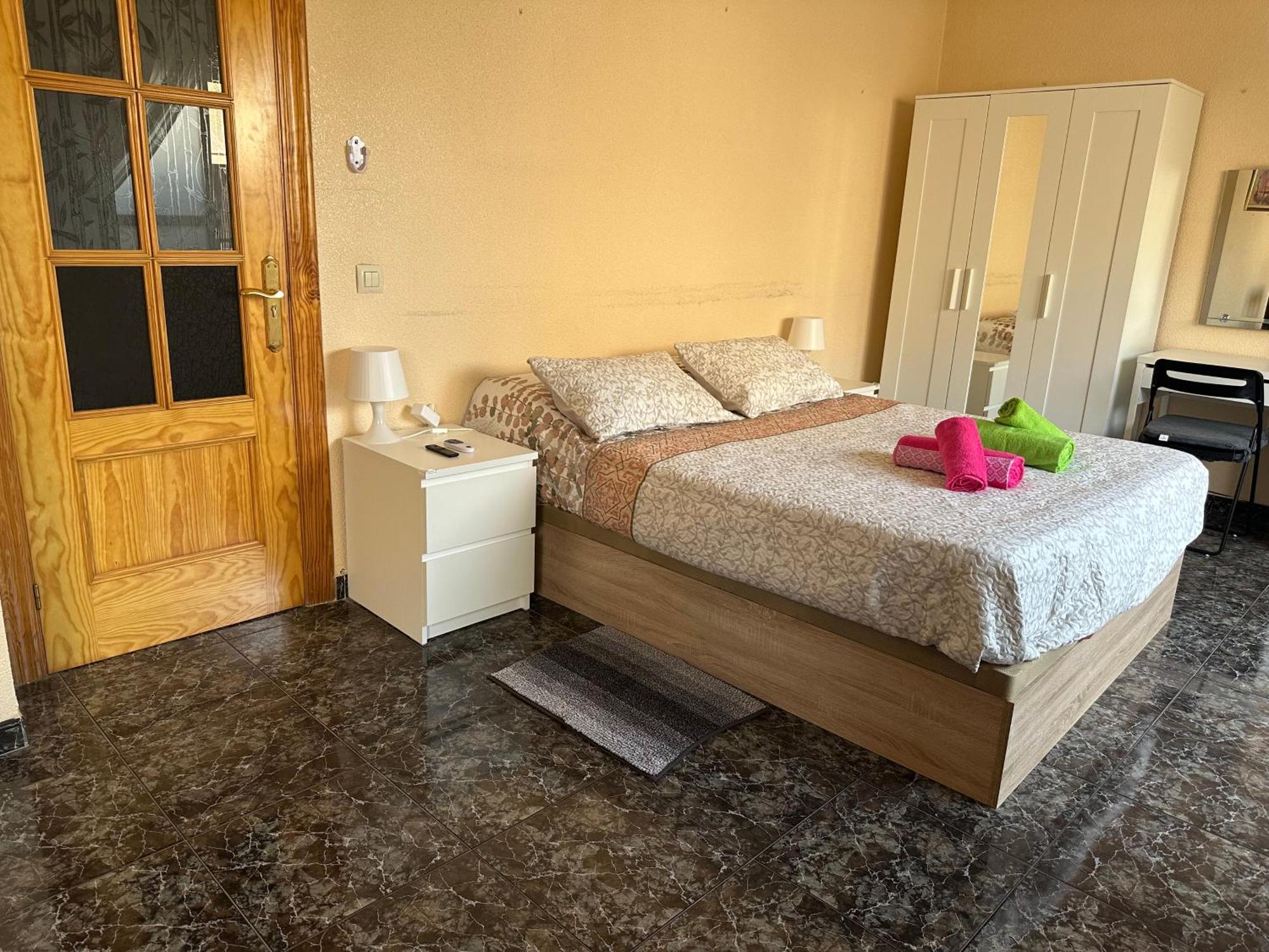 Almeria Centro Habitacion Privada En Apartamento Compartido Ngoại thất bức ảnh