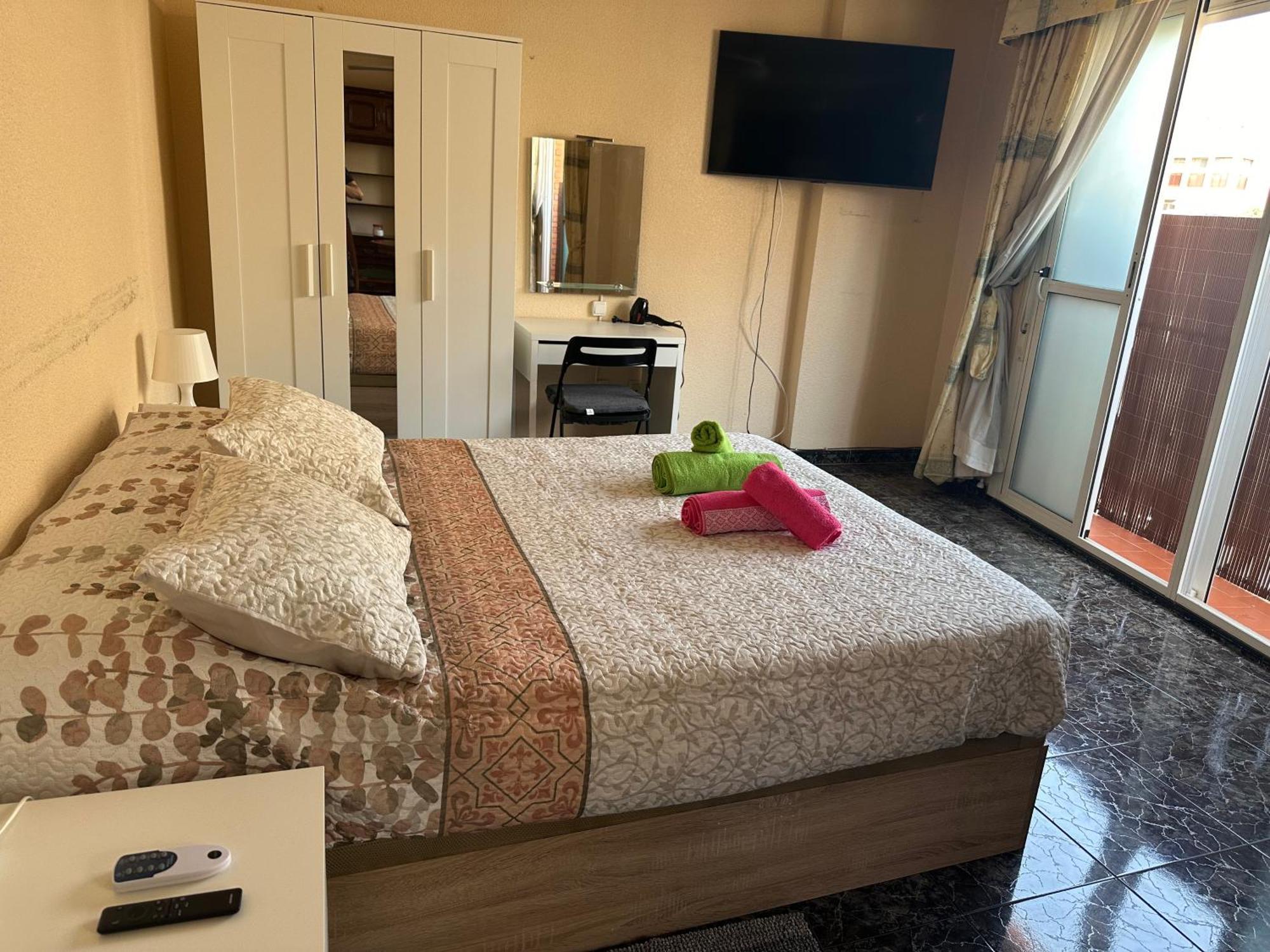 Almeria Centro Habitacion Privada En Apartamento Compartido Ngoại thất bức ảnh