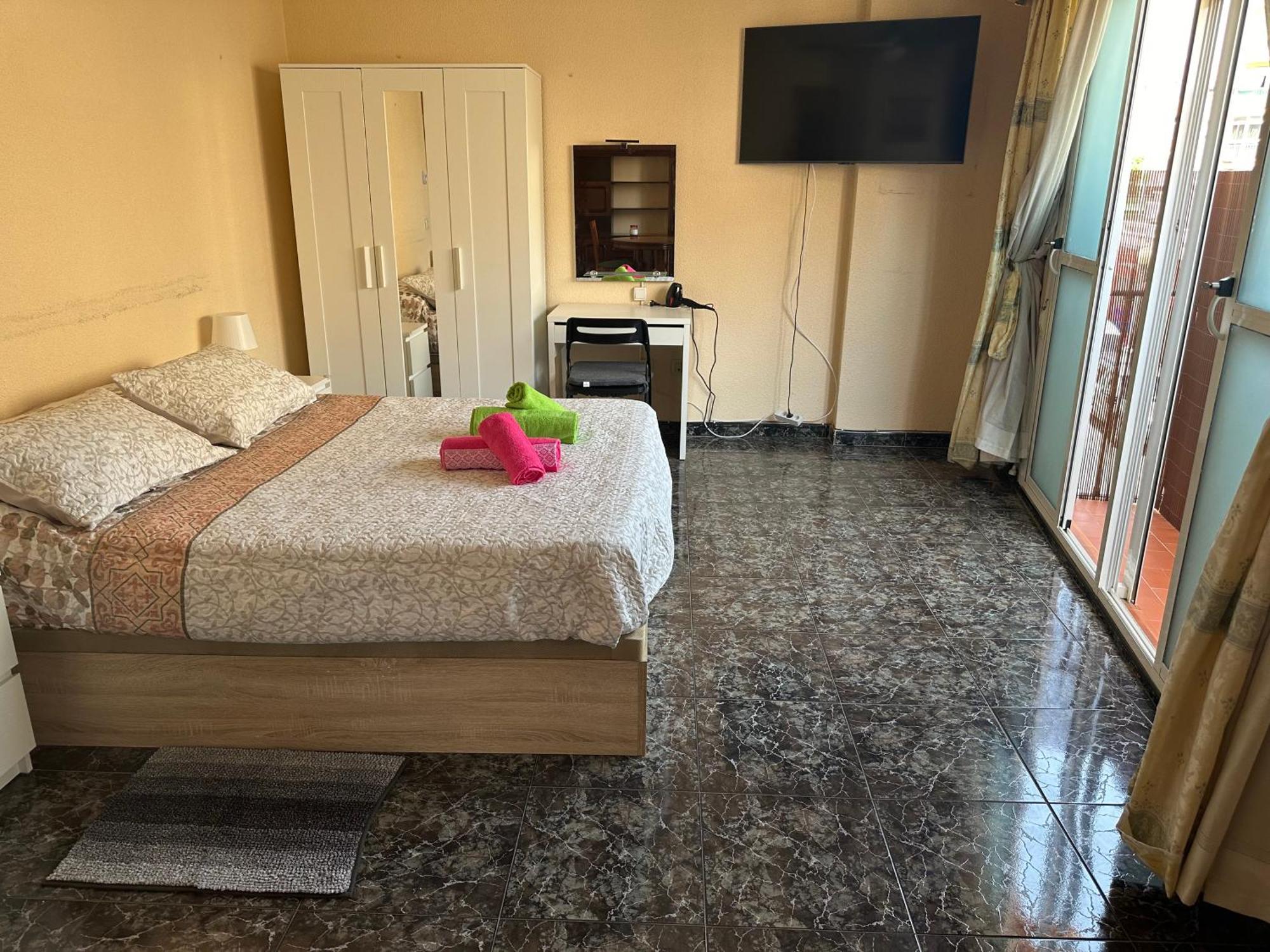 Almeria Centro Habitacion Privada En Apartamento Compartido Ngoại thất bức ảnh