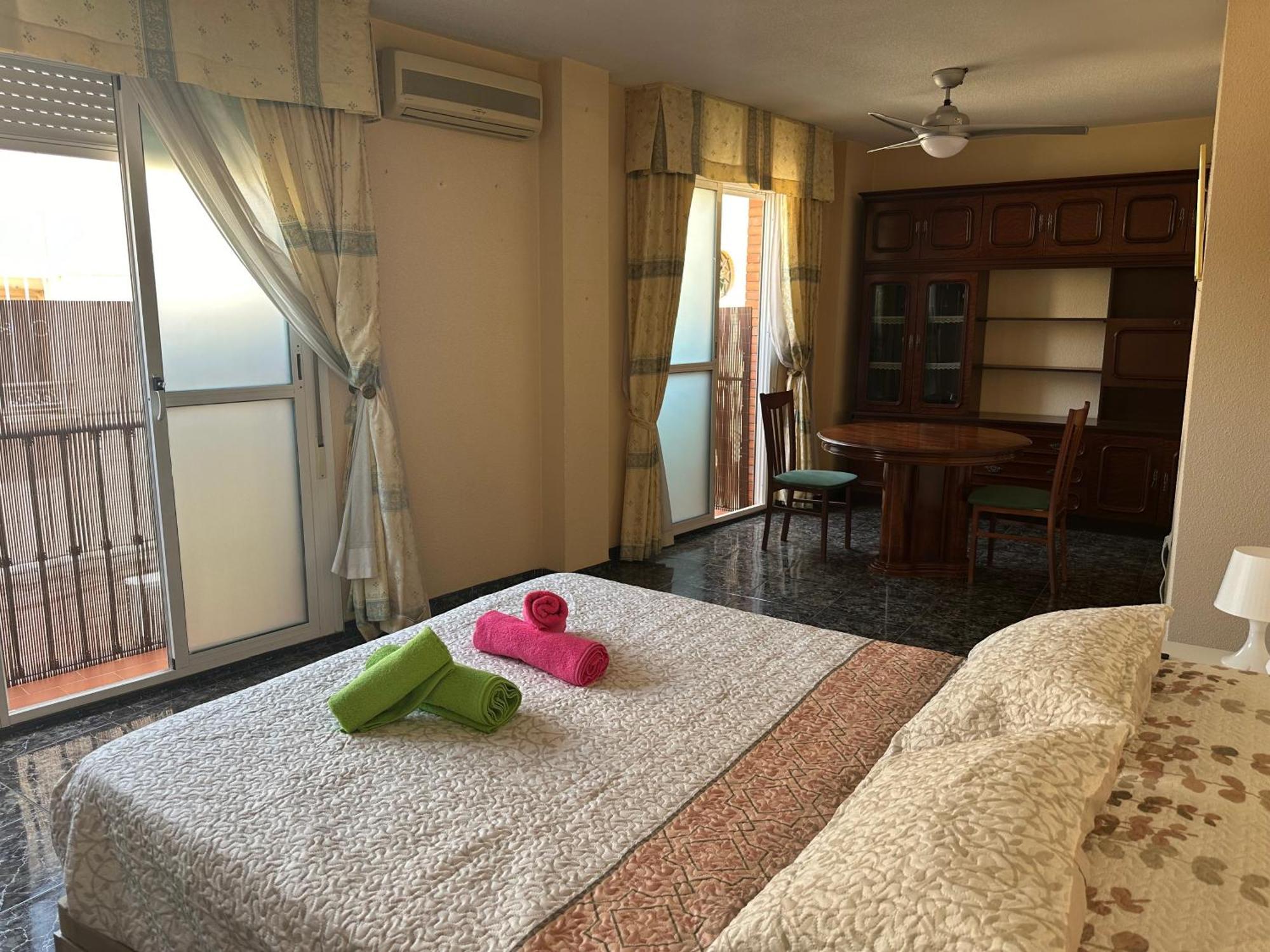 Almeria Centro Habitacion Privada En Apartamento Compartido Ngoại thất bức ảnh