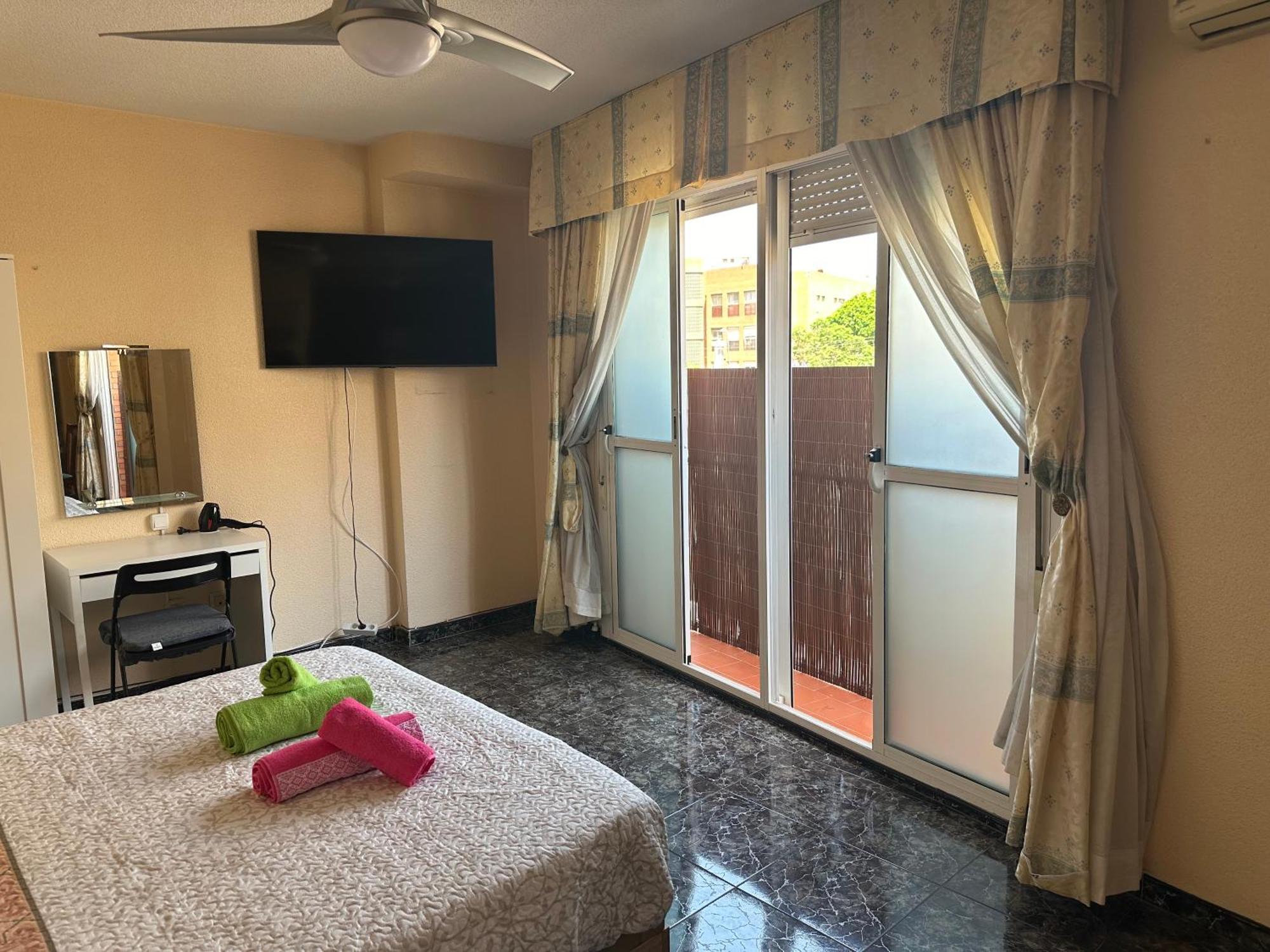 Almeria Centro Habitacion Privada En Apartamento Compartido Ngoại thất bức ảnh