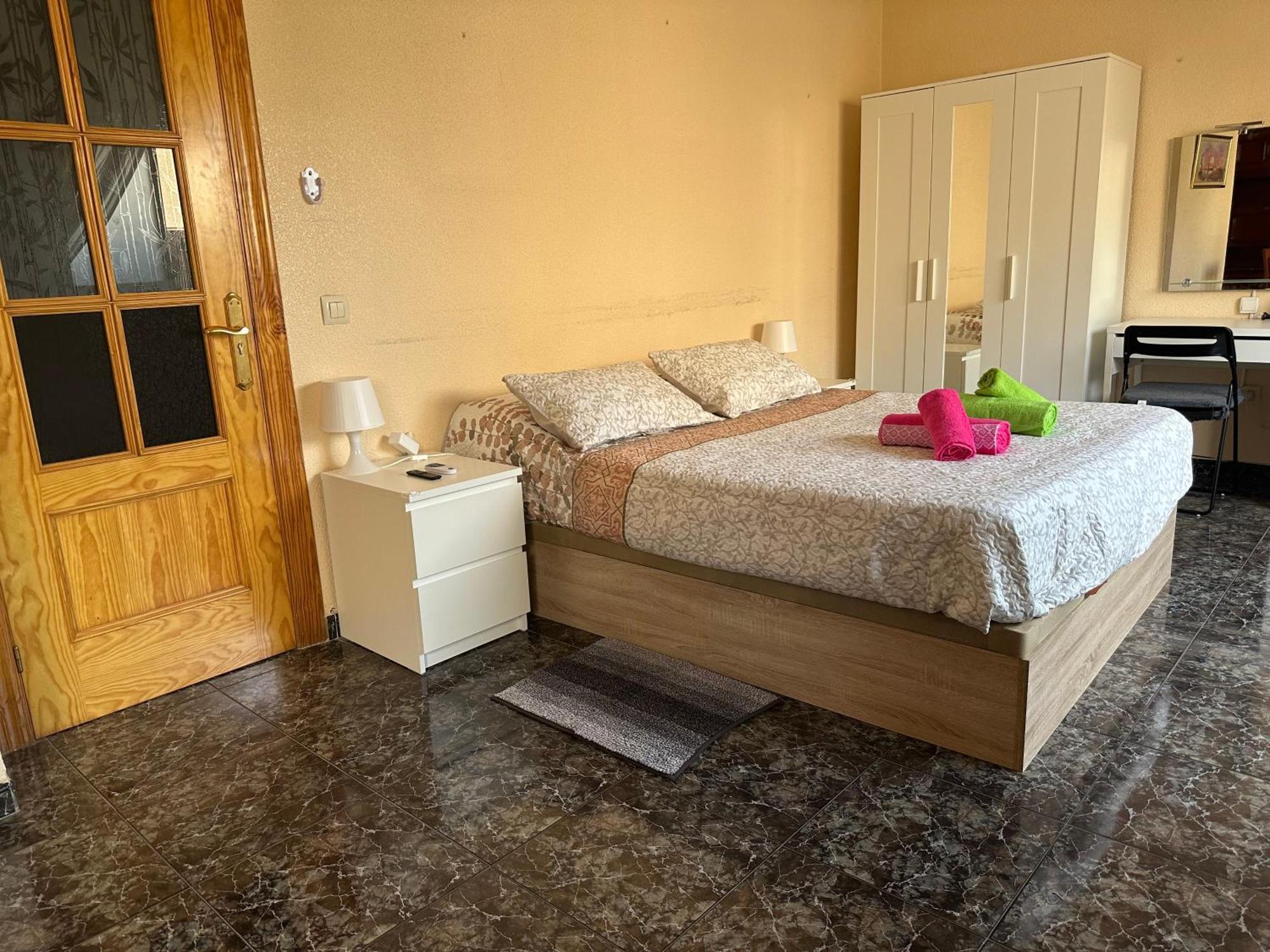 Almeria Centro Habitacion Privada En Apartamento Compartido Ngoại thất bức ảnh