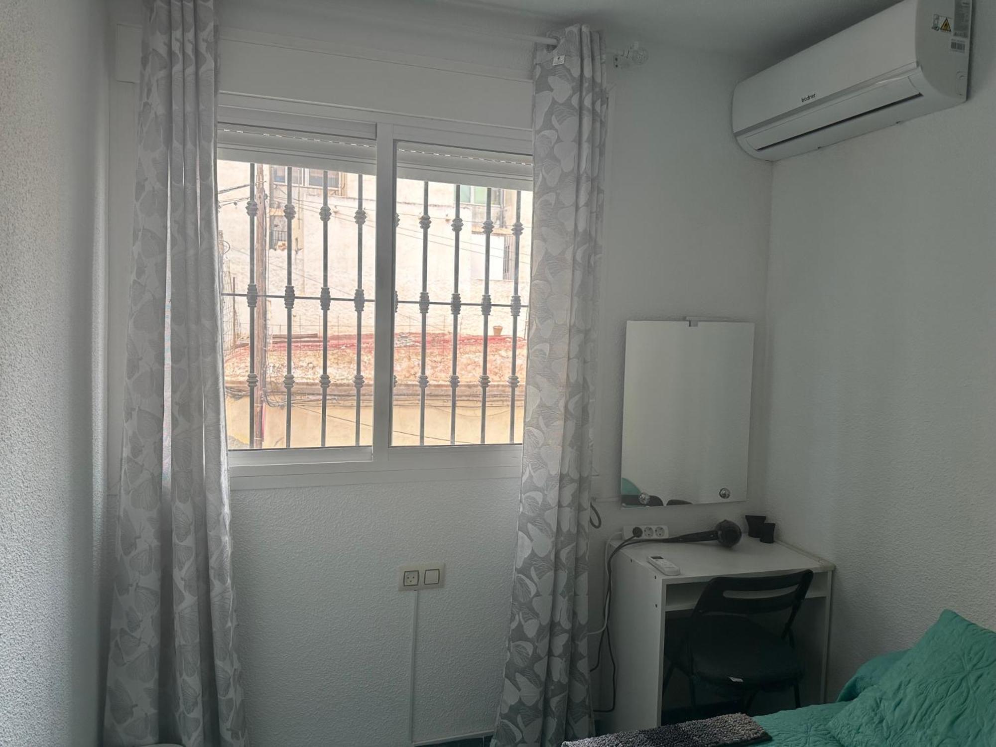 Almeria Centro Habitacion Privada En Apartamento Compartido Ngoại thất bức ảnh