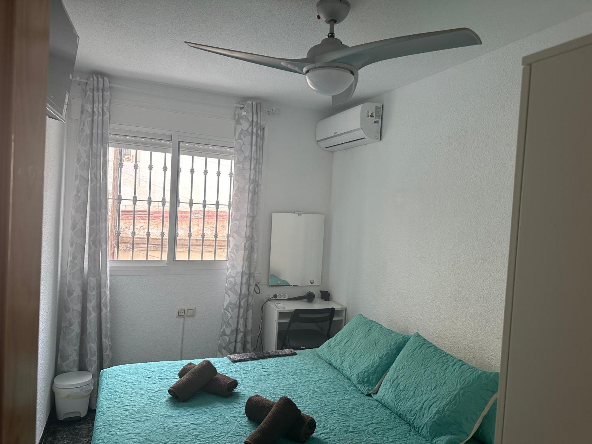Almeria Centro Habitacion Privada En Apartamento Compartido Ngoại thất bức ảnh