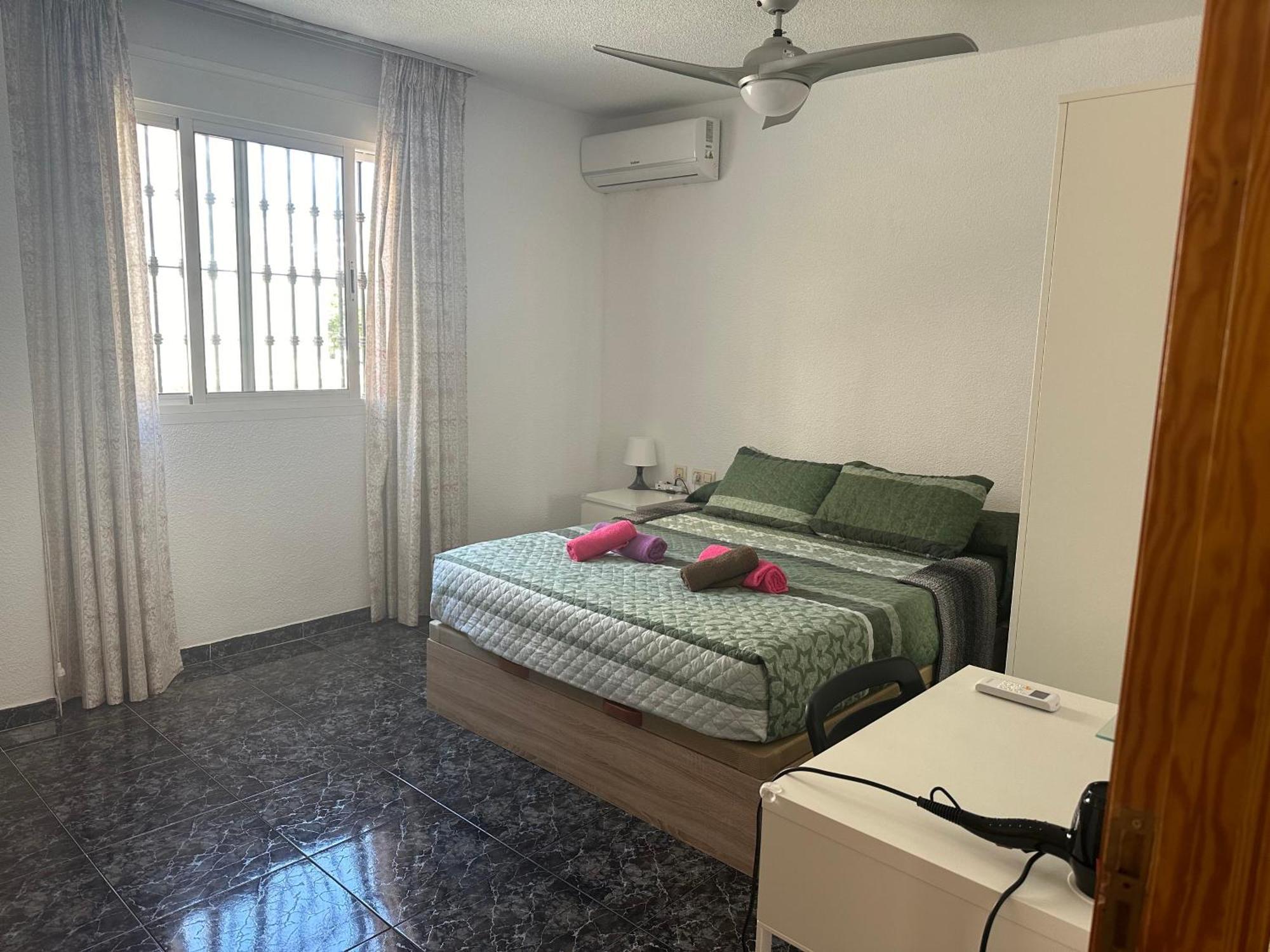 Almeria Centro Habitacion Privada En Apartamento Compartido Ngoại thất bức ảnh