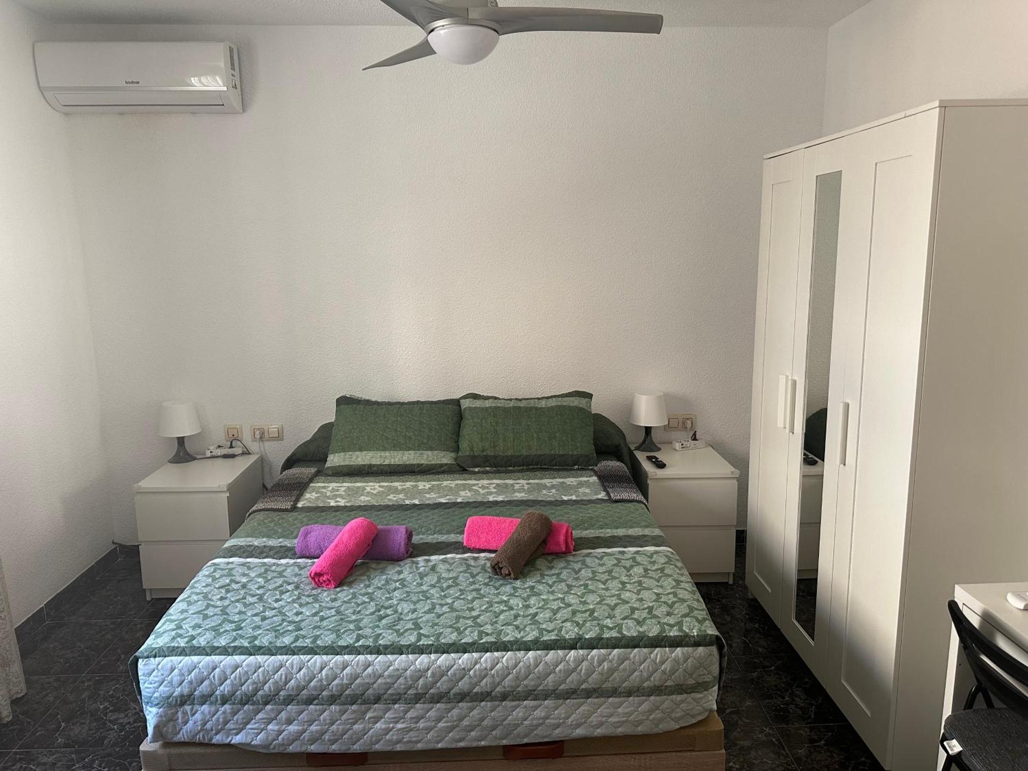 Almeria Centro Habitacion Privada En Apartamento Compartido Ngoại thất bức ảnh