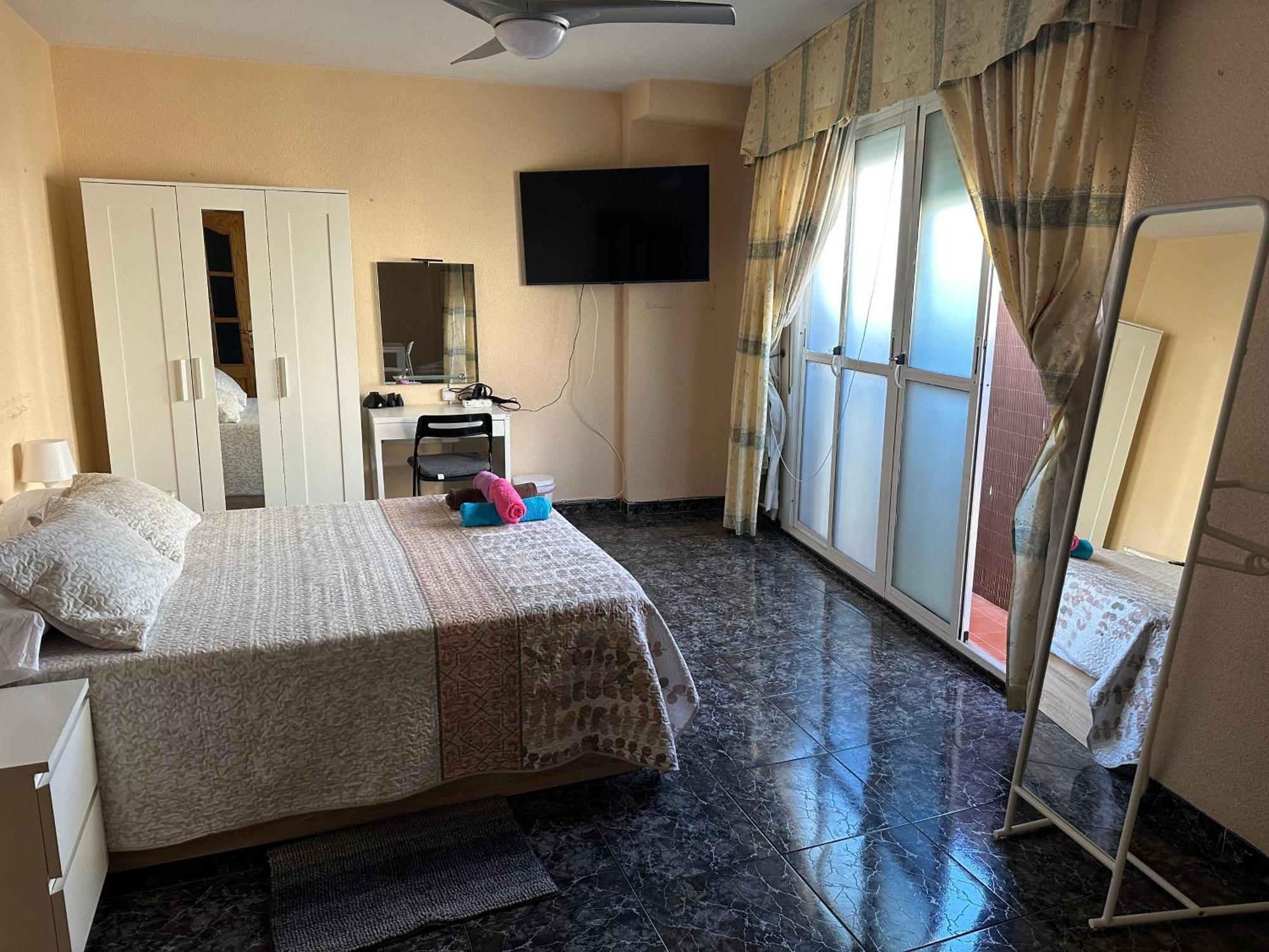 Almeria Centro Habitacion Privada En Apartamento Compartido Ngoại thất bức ảnh