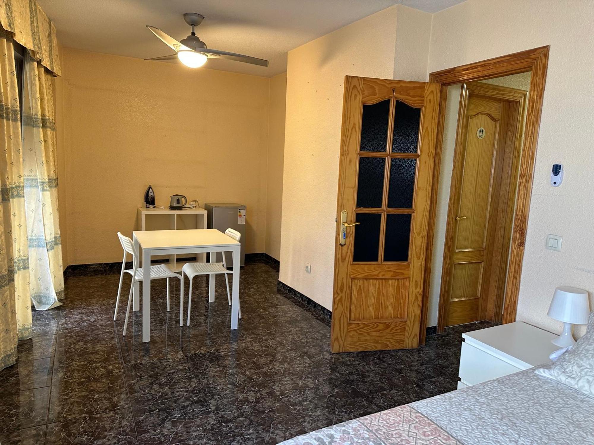 Almeria Centro Habitacion Privada En Apartamento Compartido Ngoại thất bức ảnh